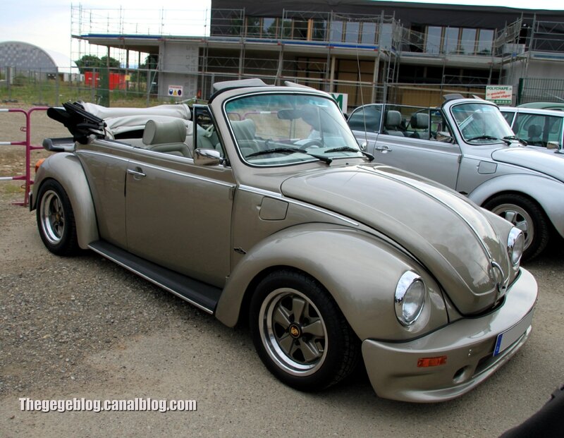 Vw coccinelle Karmann cabriolet  (Retrorencard aout 2013) 01