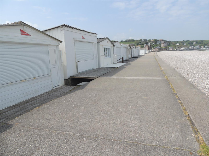 Digue promenade de Veulettes sur Mer