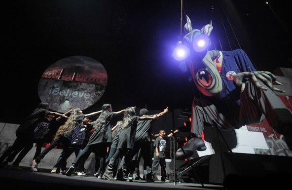 roger_waters_the_wall_live_staples_center_11_29_10_14