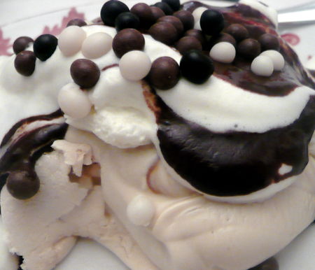 blog_choc_pavlova_2