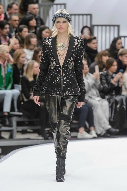 defile-chanel-automne-hiver-2017-2018-paris-look-51