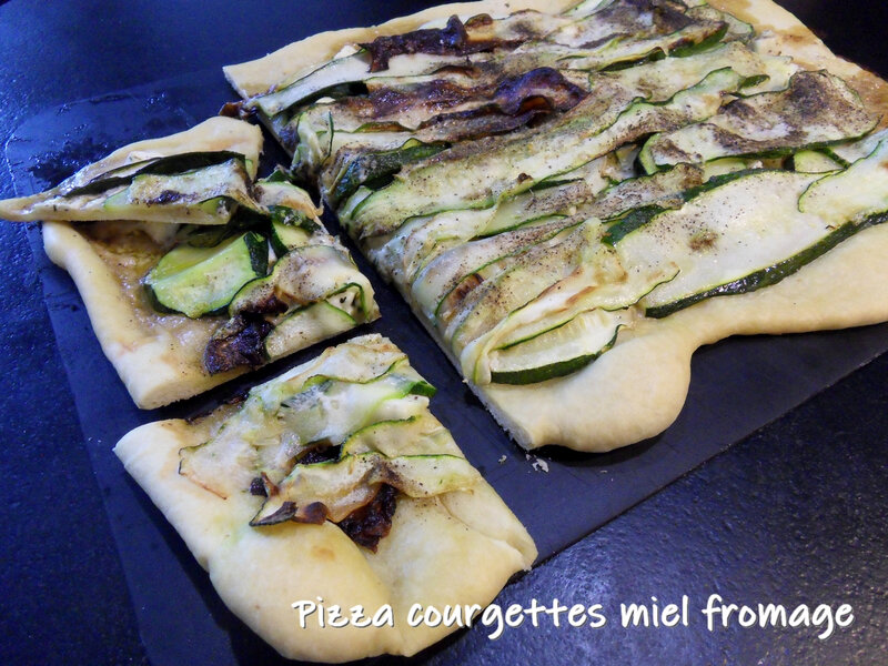 pizza courgettes miel fromage1