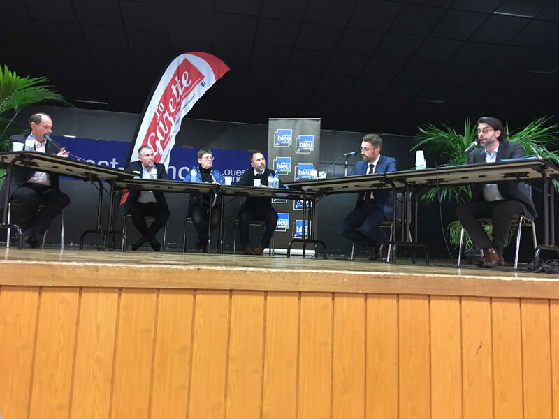 municipales_2020_Avranches_débat_Ouest France_La Gazette de la Manche_Radio Bleu Cotentin_David Nicolas_Guénhaël Huet_Antoine Delaunay_salle Victor Hugo