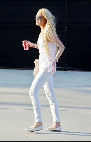 207120-lindsay-lohan-ballerines-lanvin-310x483-4