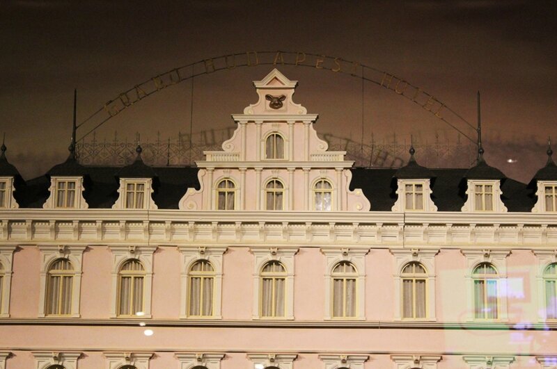wes-anderson-follow-me-white-rabbit-alice-musee-miniature-lyon (7)