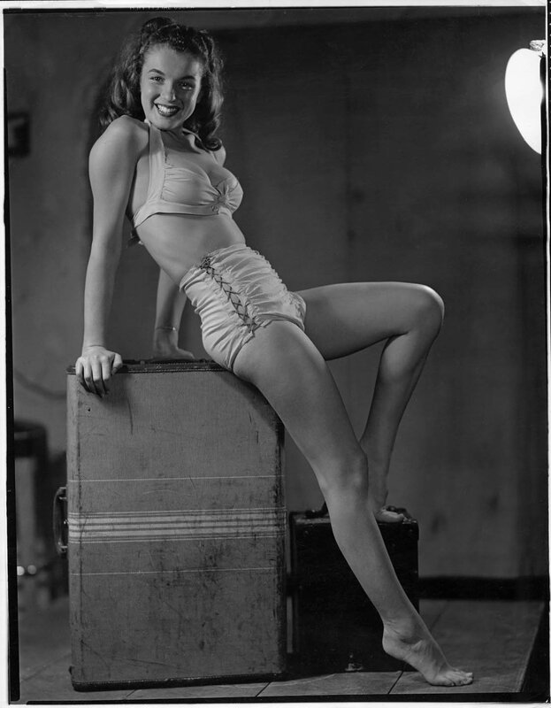 1946-by_earl_moran-bikini-1-2