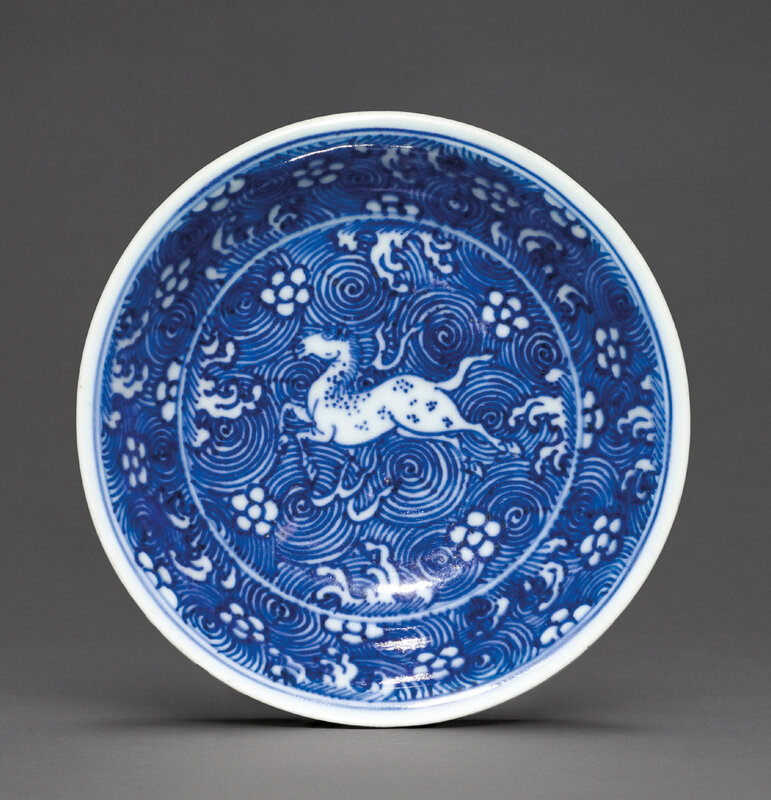2014_HGK_03371_3249_000(a_small_blue_and_white_galloping_horse_dish_kangxi_six-character_mark)