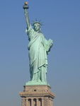 450px_Statue_de_la_liberte_new_york