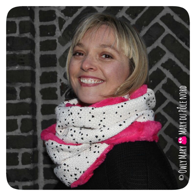 PH2016-12-07-18-04-227-owly-mary-du-pole-nord-fait-main-snood-tour-de-cou-automne-hiver-maryse-lainage-ecry-noir-rose-fuchsia-vif-pois