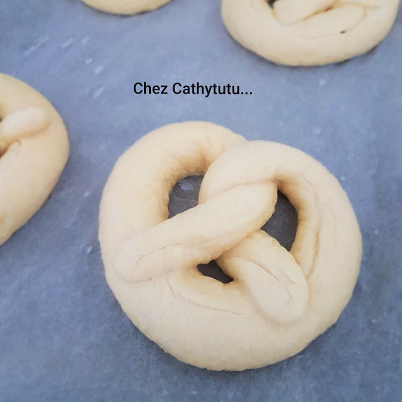 chez cathytutu bretzels alsace recette facile version sale et sucree