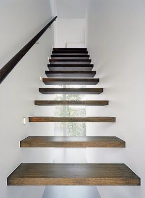 plus_house_stairs