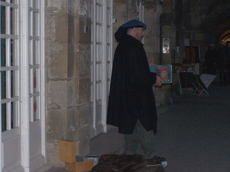 Chanteur de rue à Paris