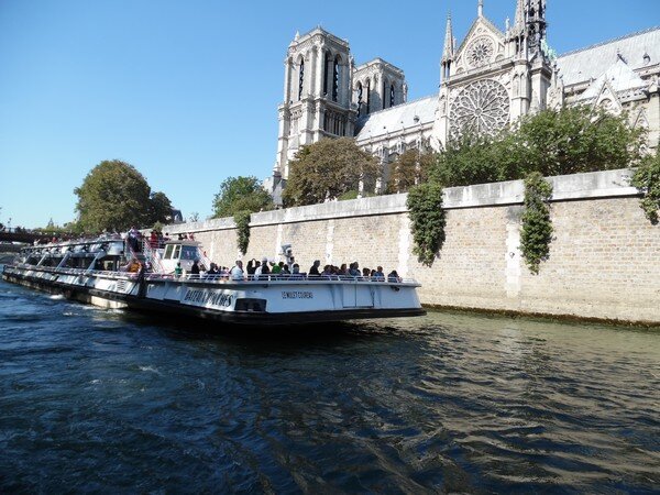 2015_Paris_Promenade_en_bateau_bus_02