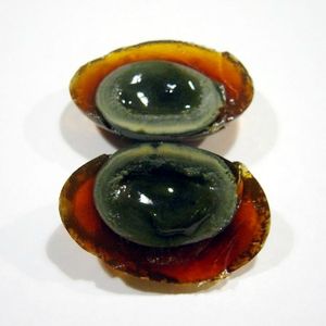Century_egg_sliced_open