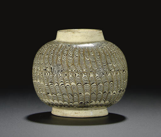 A rare and fine small marbled globular jar, Song dynasty (960-1279) 