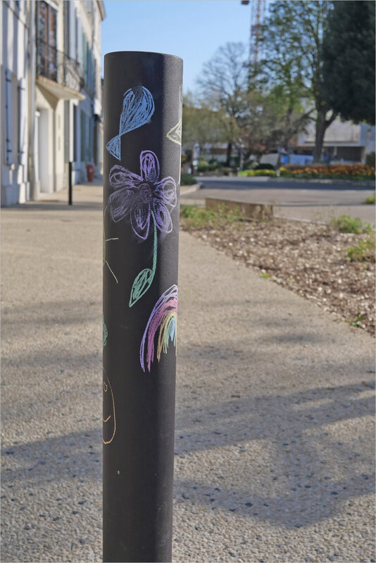 ville graff craie nature poteau 260320 4