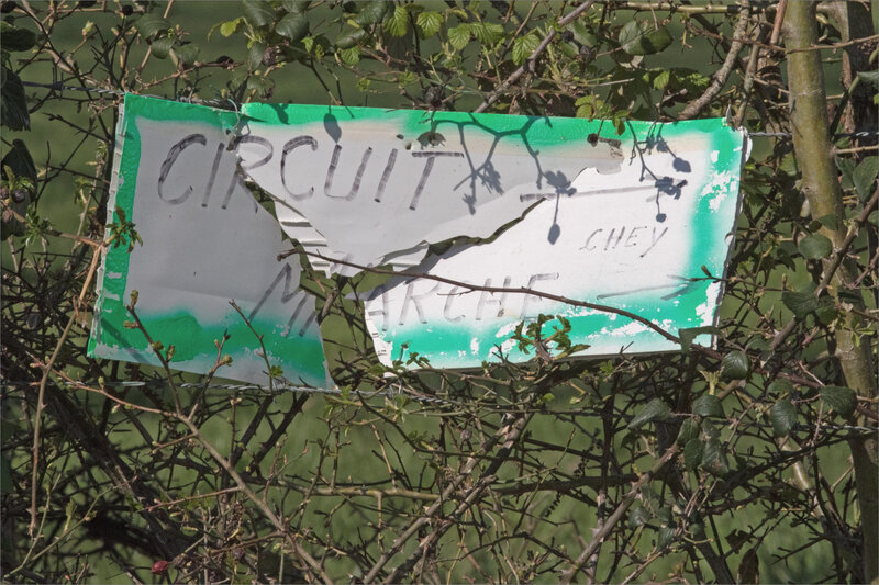 Panonceau circuit marche abimé