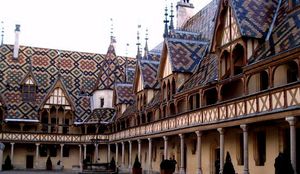 Beaune_H_tel_Dieu_1