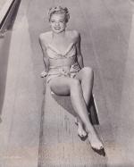 Swimsuit_CATALINA-Striped-mode-1945-Myrna_Dell-1