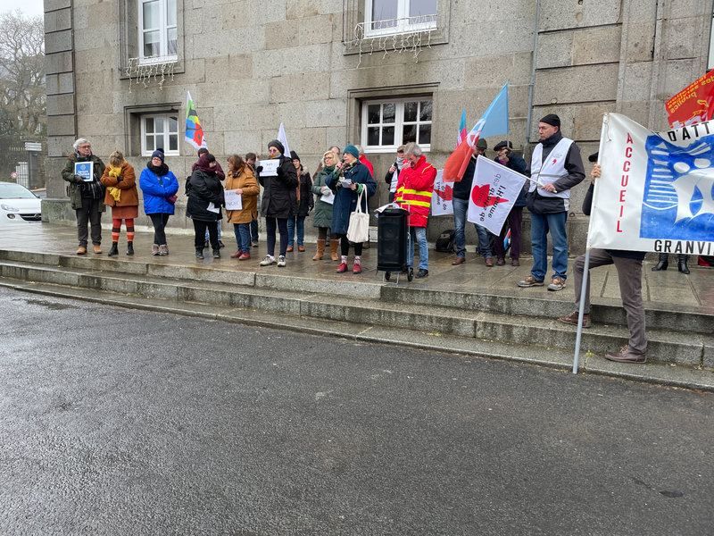 loi asile et immigration_Avranches_rassemblement_mobilisation_2024_21 janvier 2024_prise de parole