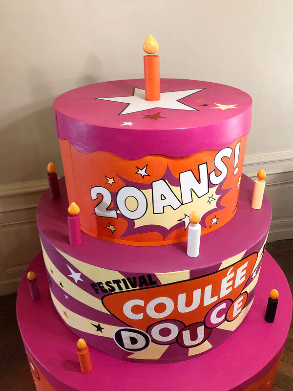 Gâteau géant, surprise