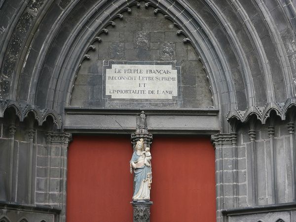 Clermont cathedrale Etre supreme MH Cingal