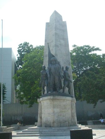 Monument à Barberousse