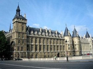 173677conciergerie