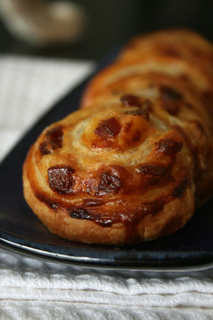 Petits pains aux fruits confits saveur menthe recettes petits pains au lait végétal, couronne aux fruits confits