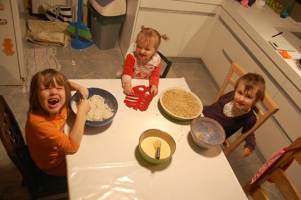 3 filles cuisinent