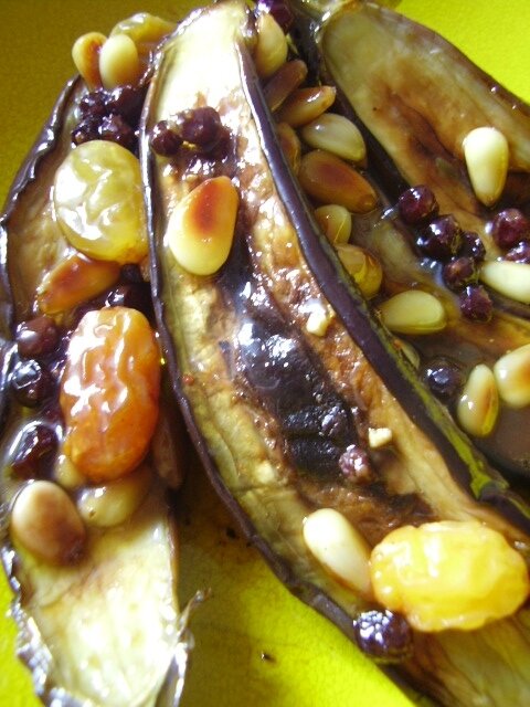 aubergines aux raisins scs et aux pignons