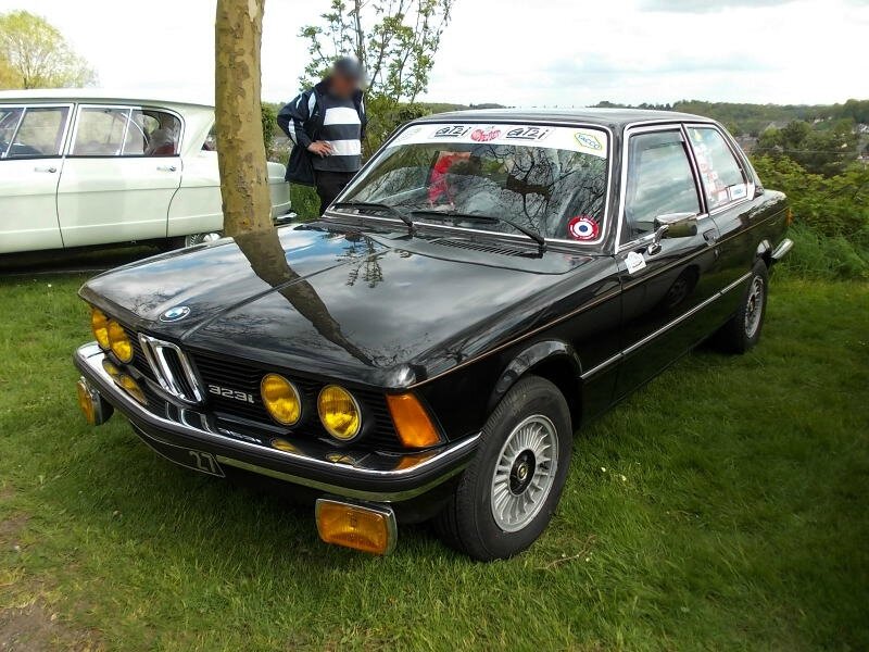 BMW323iE21av1