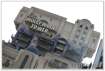 IB7L5861_The_Hollywood_Tower_Hotel