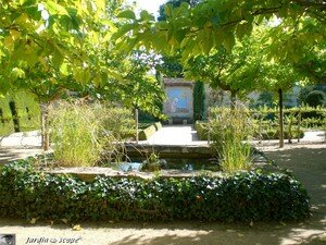 Le Jardin de Meditation de Ainay-le-Vieil