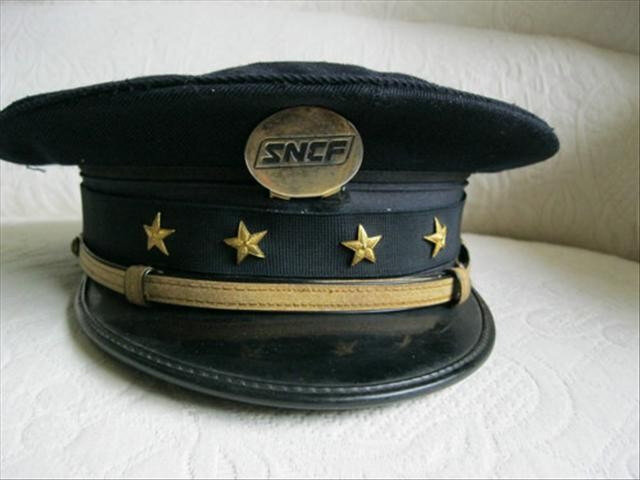 BELLE_RARE_CASQUETTE_SNCF_DE_CHEF_DE_GARE_ANNEE_60_65_56245217L