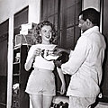 07/1947, Studios de la <b>Fox</b> - Marilyn dans les départements des studios