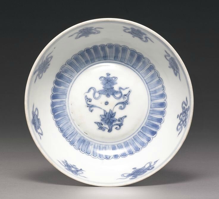 A blue and white 'Lion' dish, Jiajing mark and period4