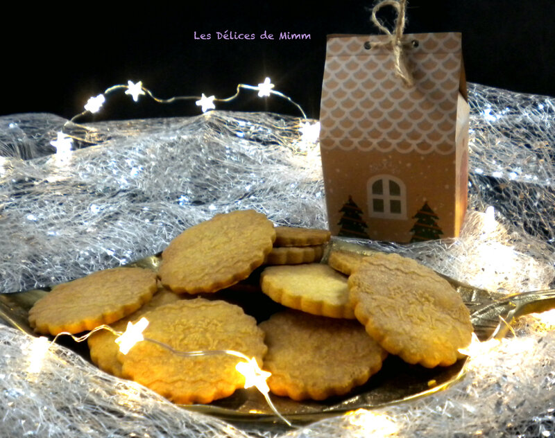 Biscuits de Noël avec un rouleau à motif 5