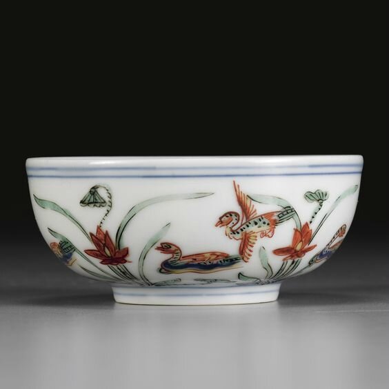 A fine and rare small 'wucai' bowl, Wanli mark and period (1573-1620)