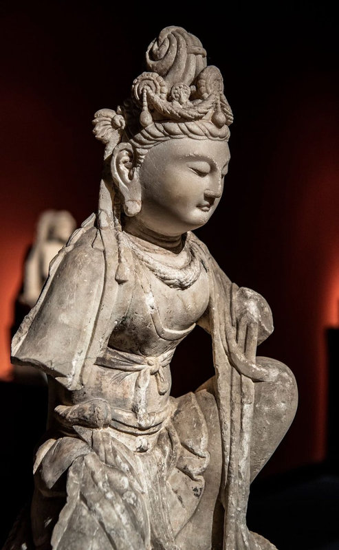 Stone Bodhisattva, Tang Dynasty (618-907)