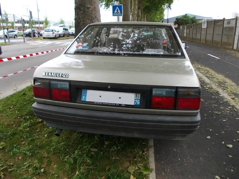 Renault21GTSar