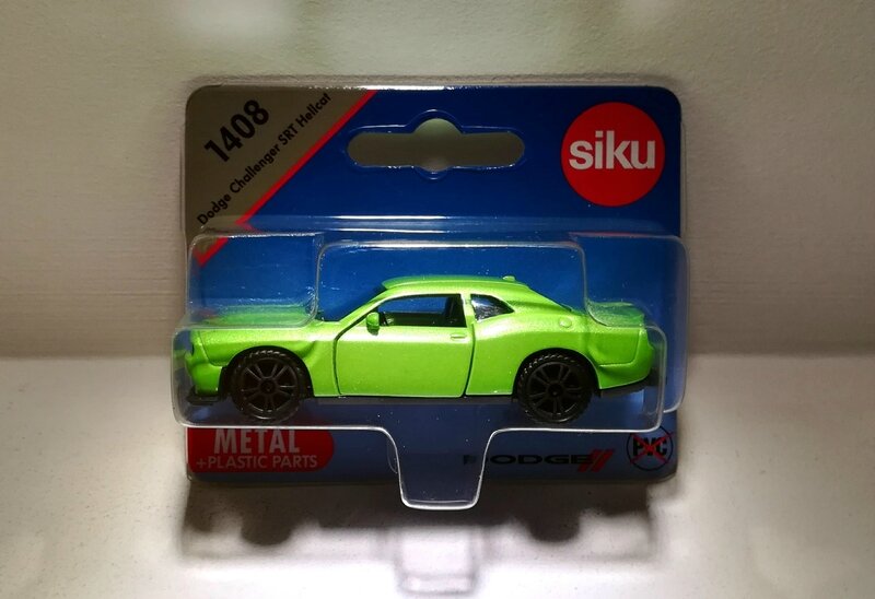 Dodge Challenger SRT Hellcat (Siku) 01