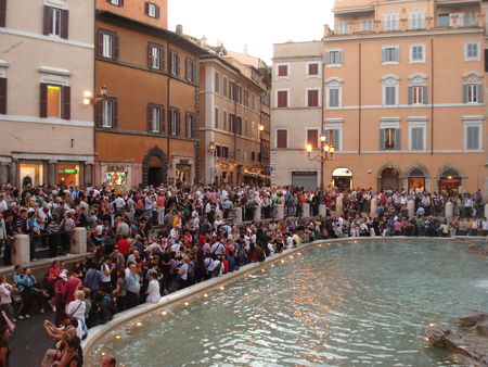 Foule fontaine Trevi