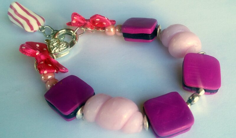 bracelet bonbons roses en fimo