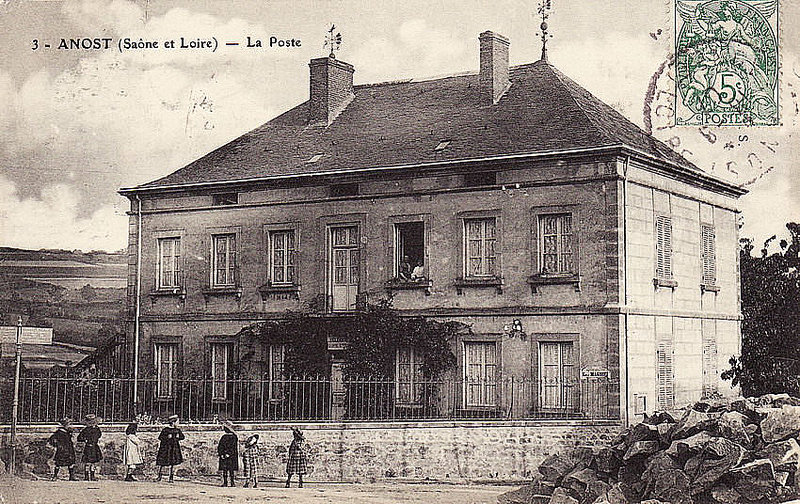 ANOST, le bourg ( Saône-et-Loire ) - 04