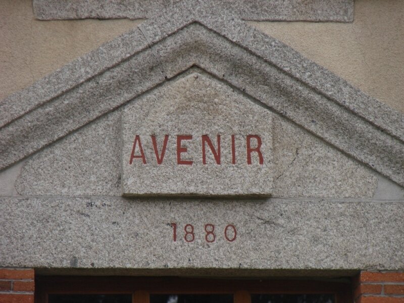 Mairie du Theil en facade (1)