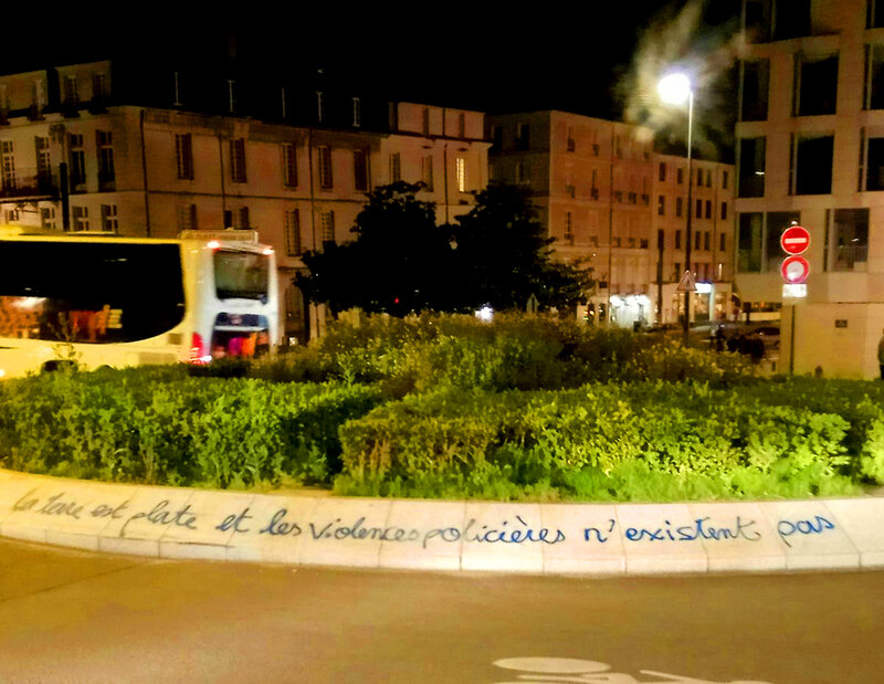 La terre est plate et les violences policières n'existent pas