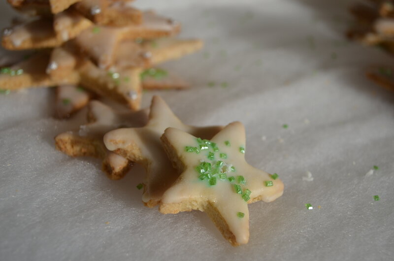 Biscuits_sabl_s__toile_sapins