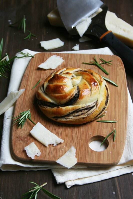 Briochette serpentin à la tapenade - passionculinaire Minouchka 2