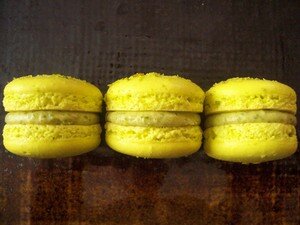 **Macarons A La Pistache, Sans Pâte de Pistaches** recettes petites bouchées glacée à la pistache et aux Griottines®